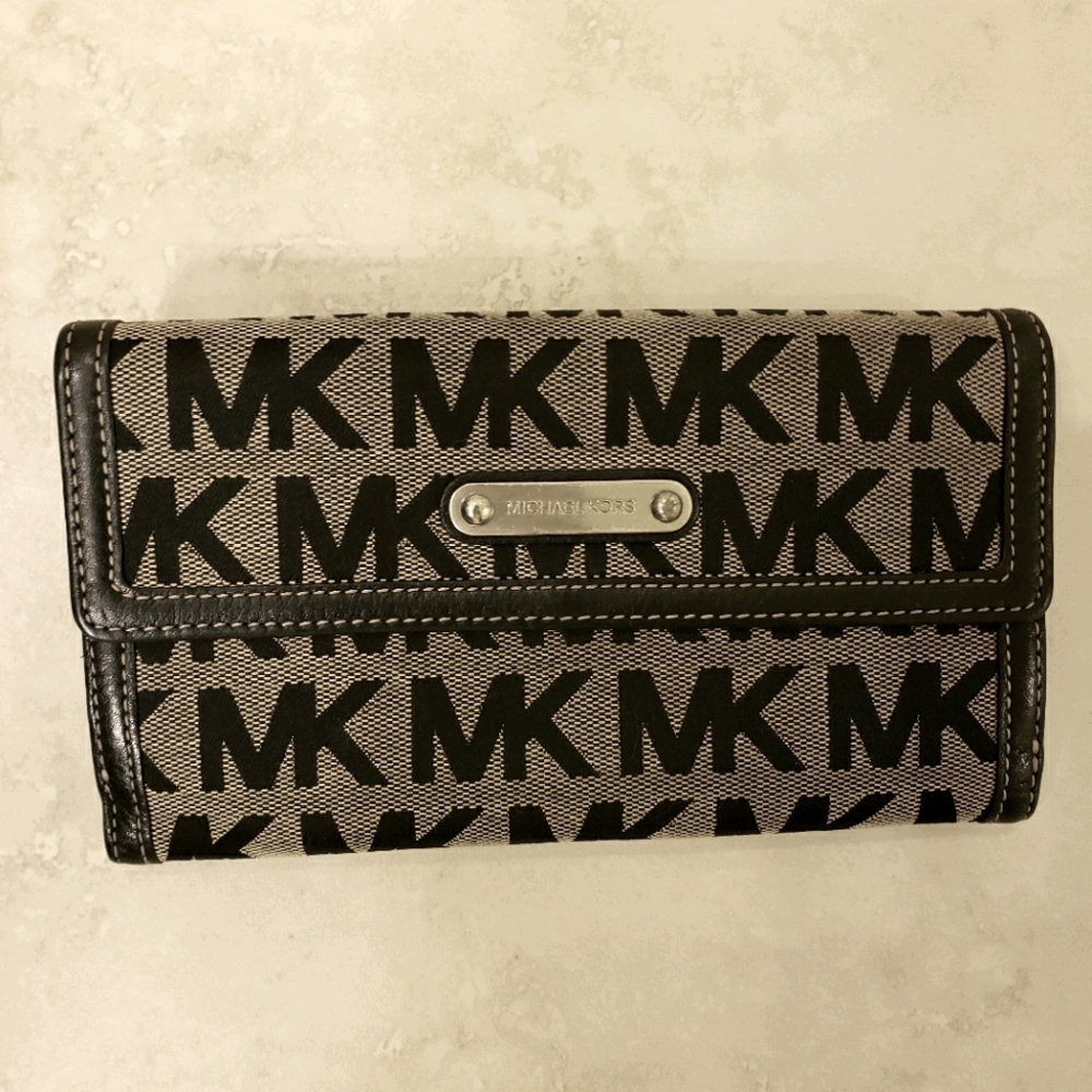 Michael Kors wallet